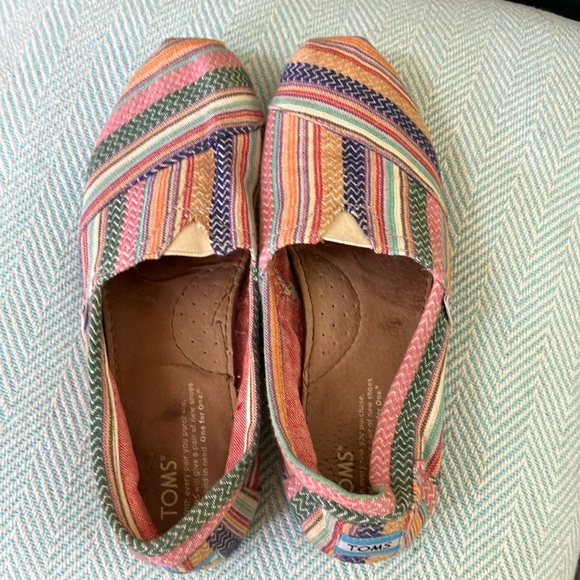 Toms size 8 women’s Colorful Striped Canvas Slip-Ons - fair condition - Picture 9 of 15